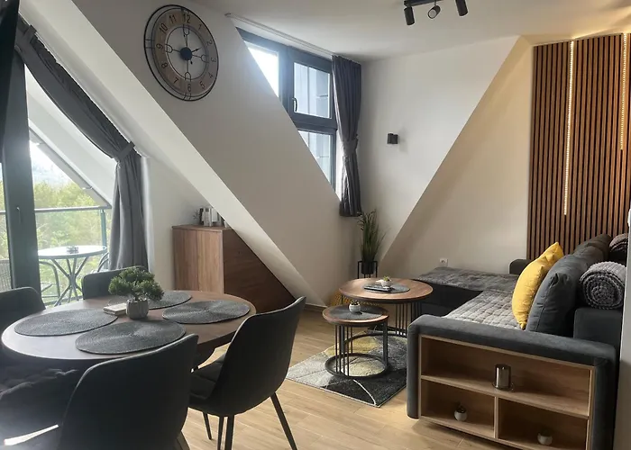 Katija Preko Puta Crni Vrh Daire *